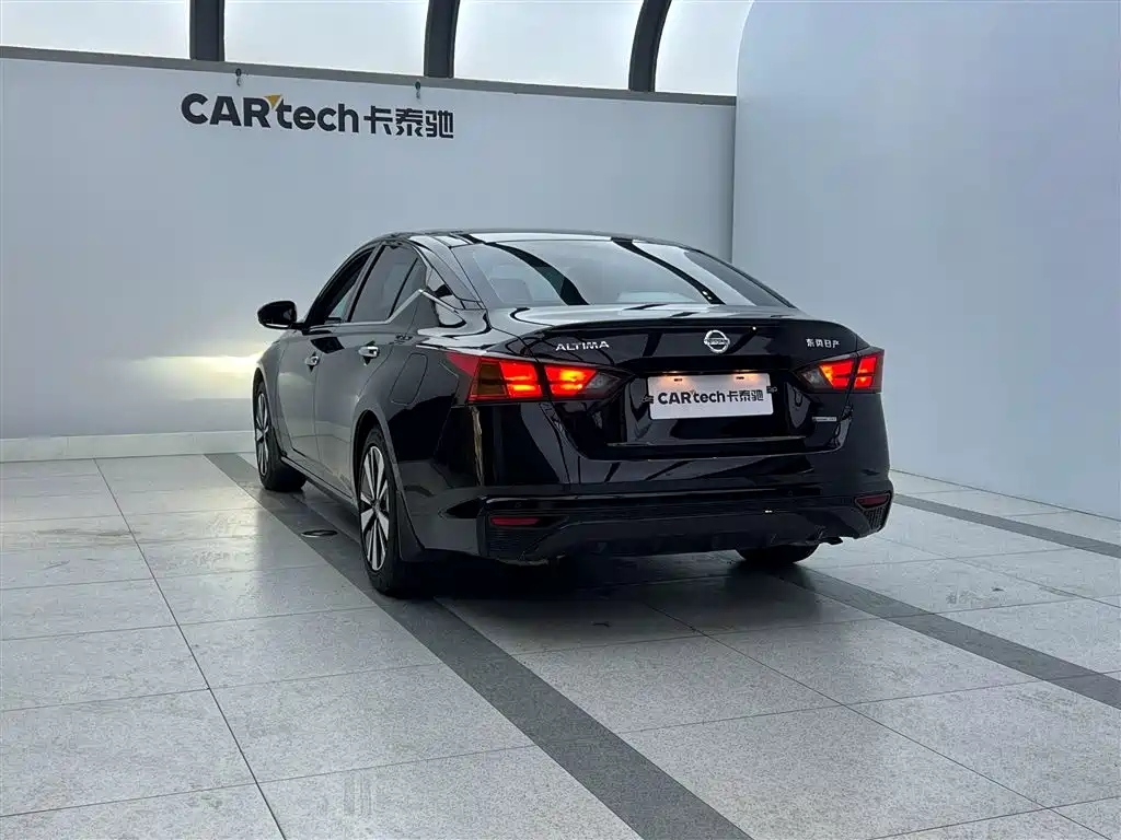 Nissan Teana 2023