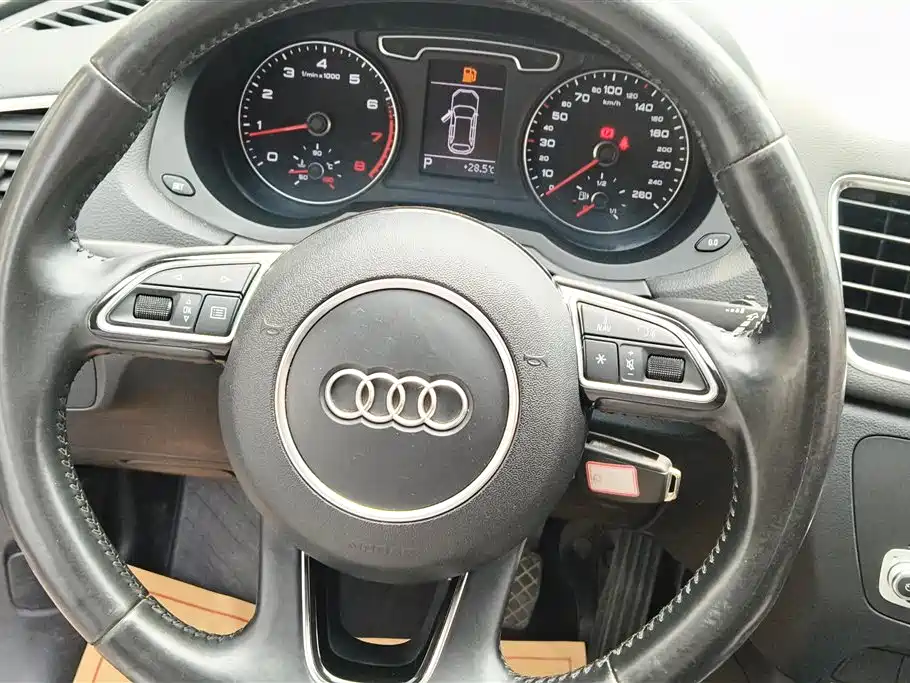 Audi Q3 2016 — фото 15