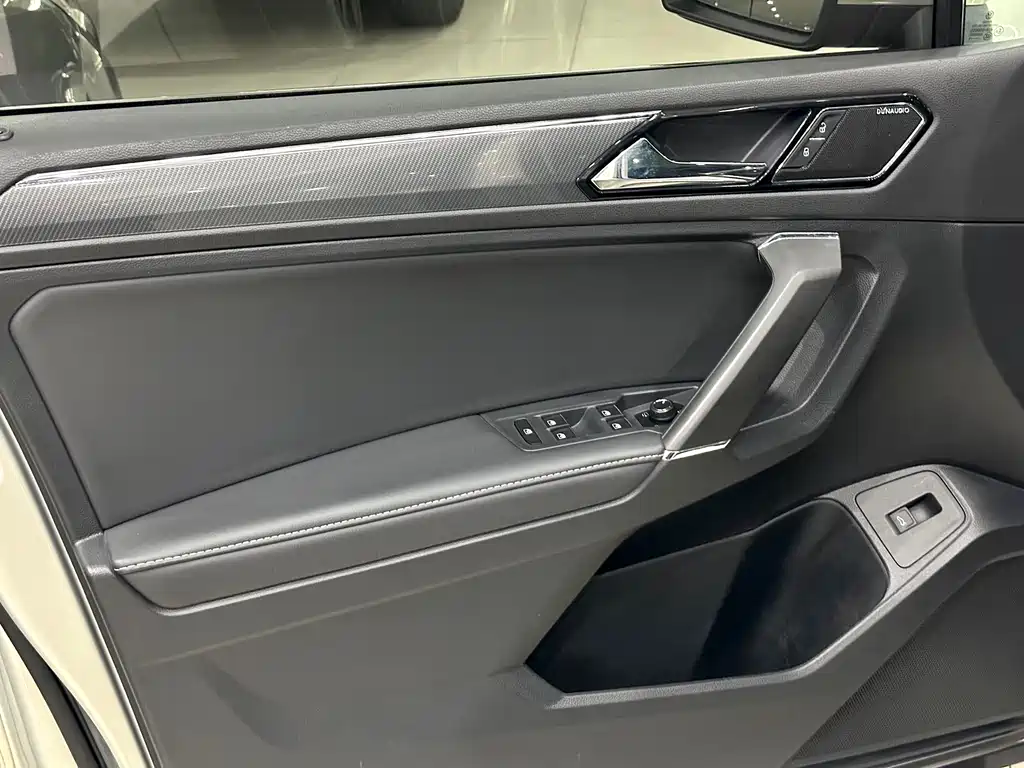 Volkswagen Tiguan L 2019 — фото 38