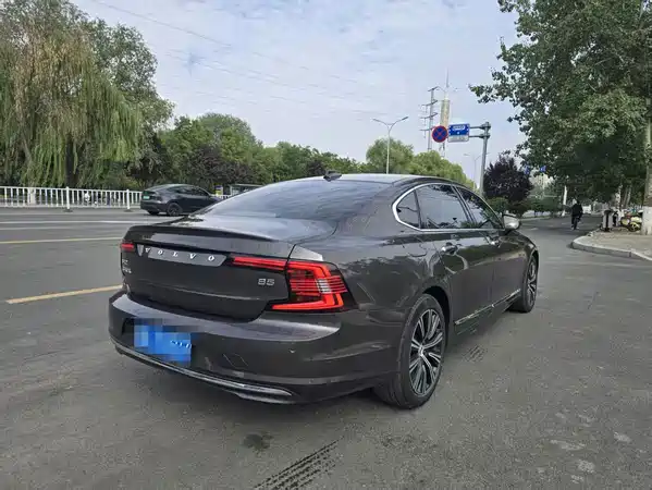 Volvo S90 2022