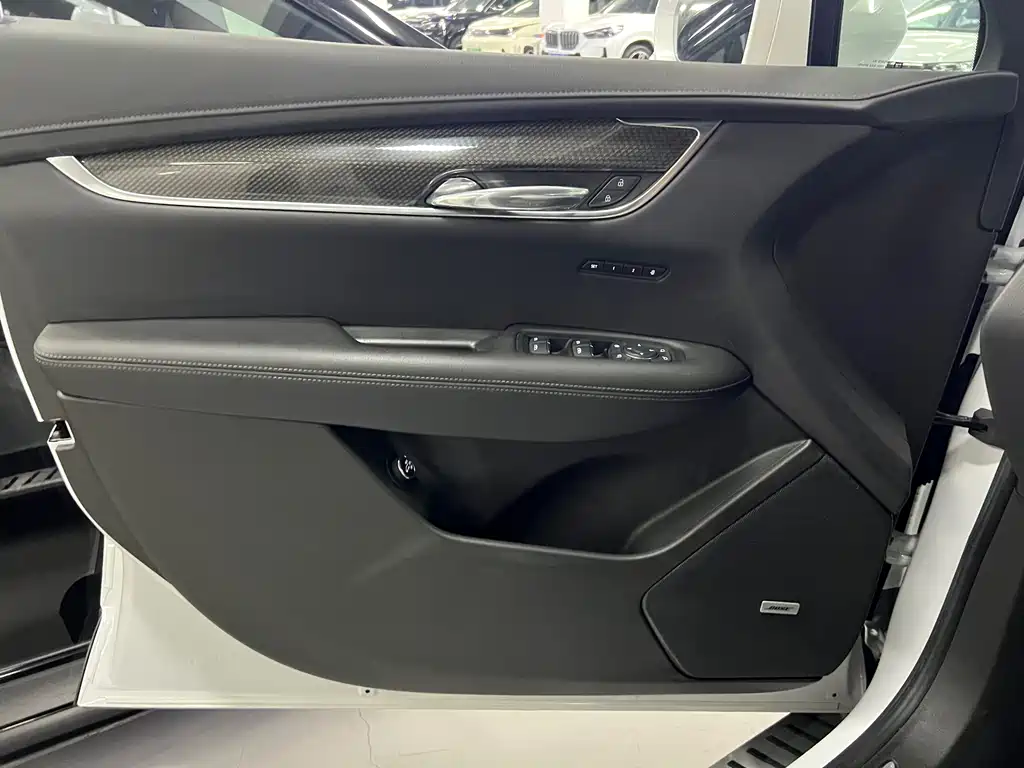 Cadillac XT5 2022 — фото 16