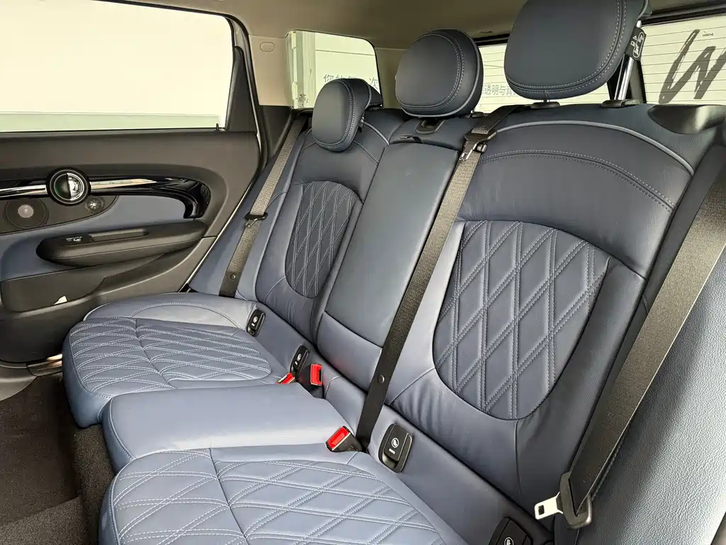 MINI Clubman 2023 — фото 13