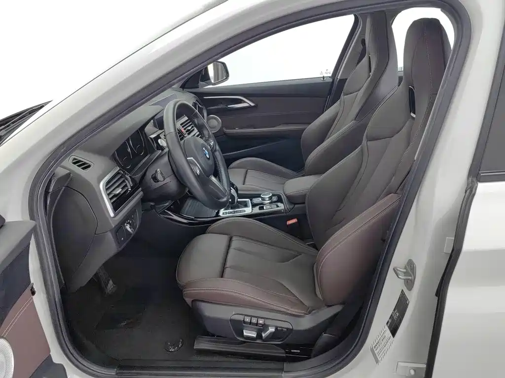 BMW 1 Series 2020 — фото 10