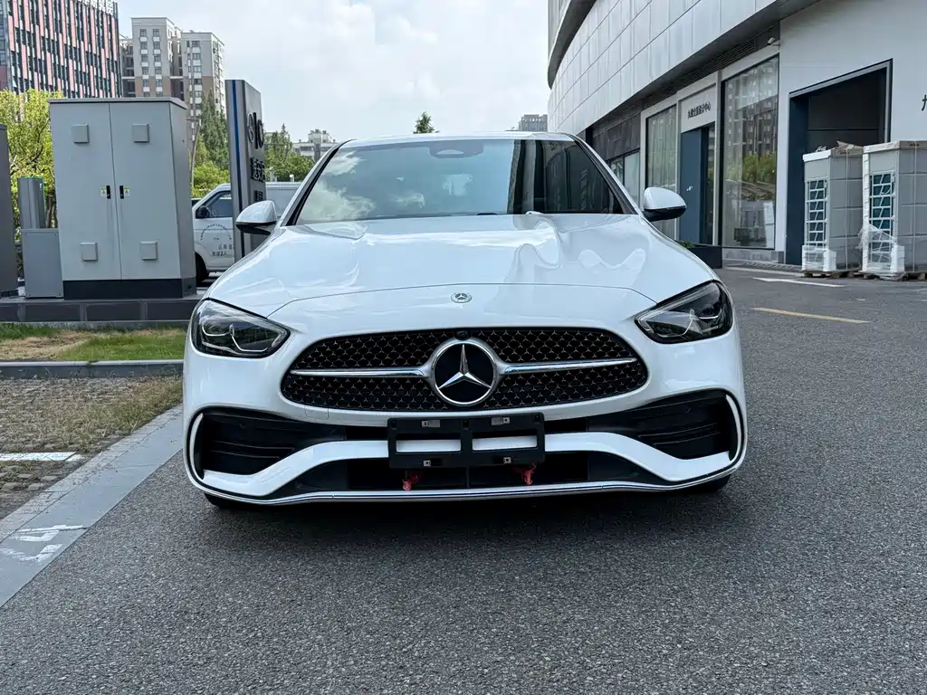 Mercedes-Benz C-Class 2024
