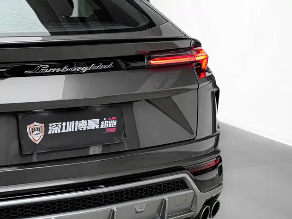 Lamborghini Urus 2021