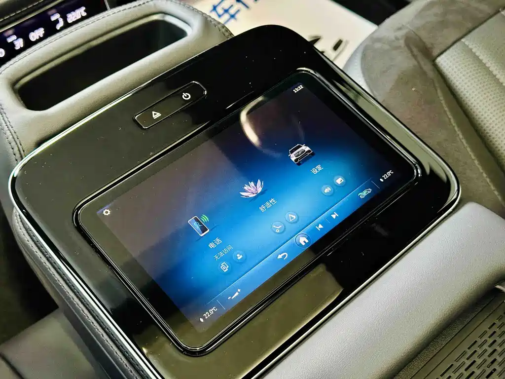 Mercedes-Benz GLS AMG 2025 — фото 19