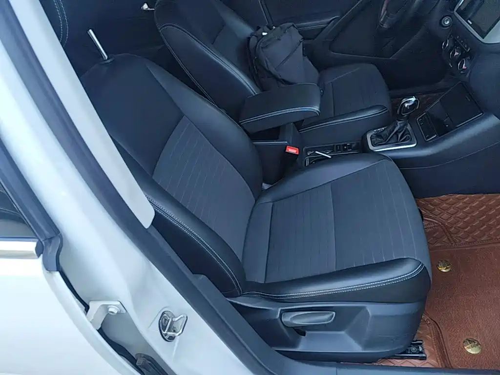 Volkswagen Tiguan 2019 — фото 25