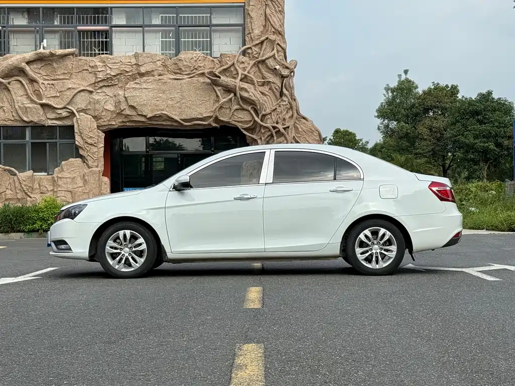 Geely Emgrand 2015