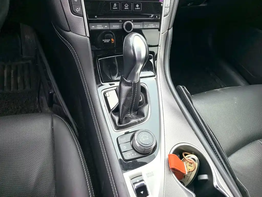 Infiniti Q50L 2016 — фото 14
