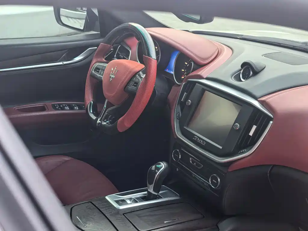 Maserati Ghibli 2014 — фото 13