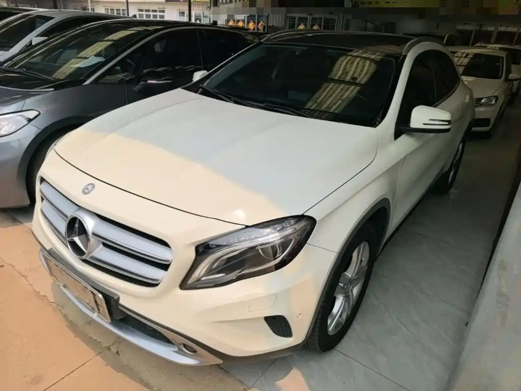 Mercedes-Benz GLA 2015
