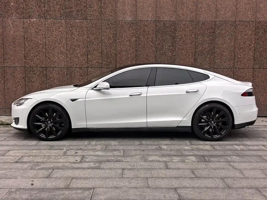 Tesla Model S 2016