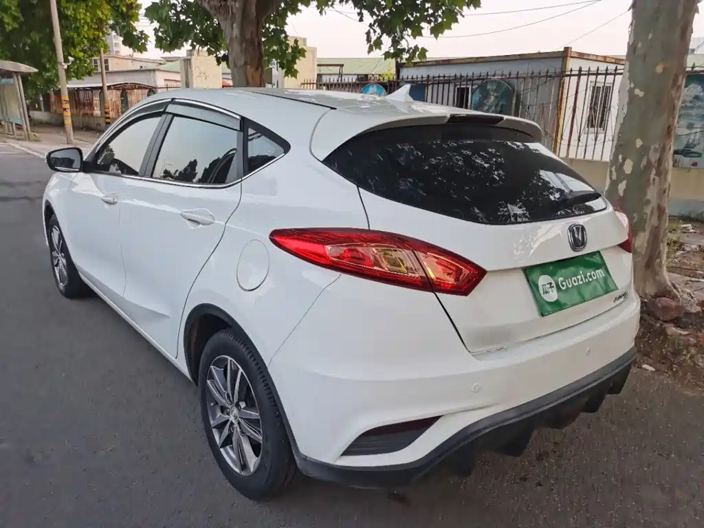 Changan Eado XT 2016 — фото 5
