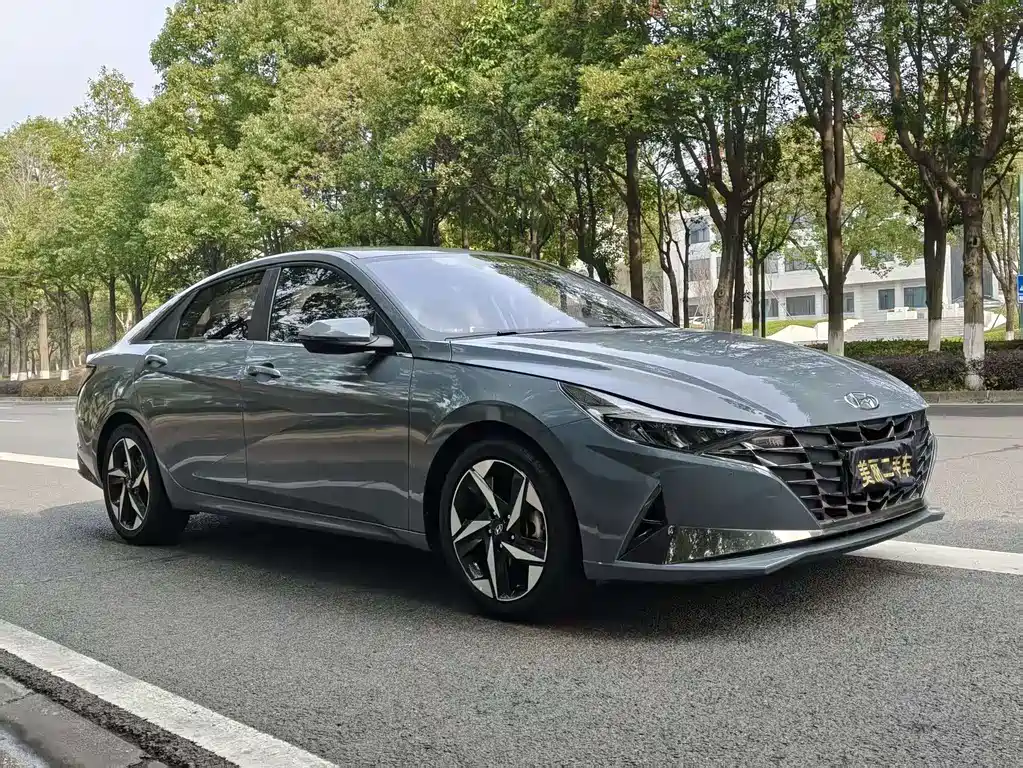 Hyundai Elantra 2023 — фото 3