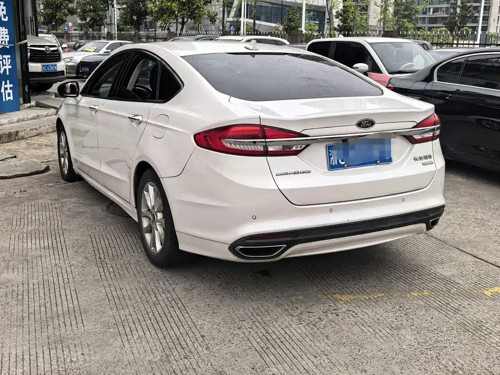 Ford Mondeo 2017 — фото 8