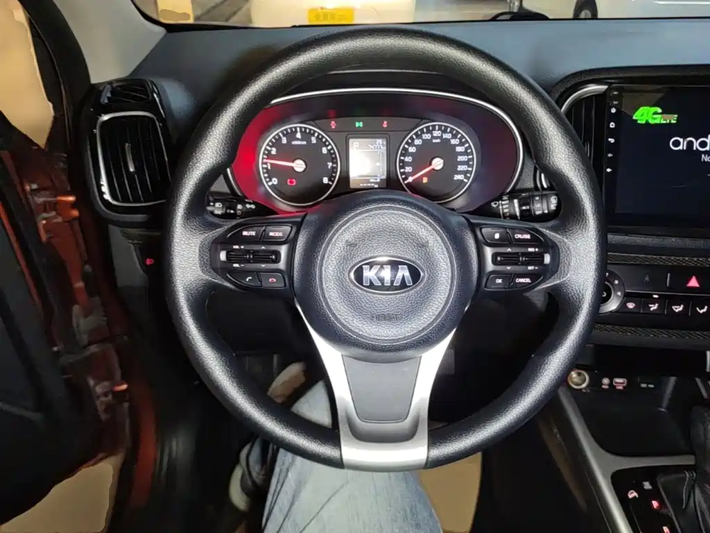 Kia KX3 2015 — фото 11