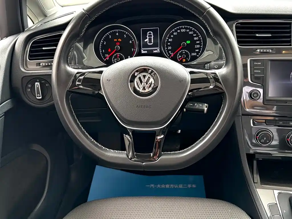 Volkswagen Golf 2017 — фото 19