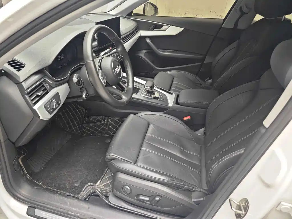 Audi A4L 2020