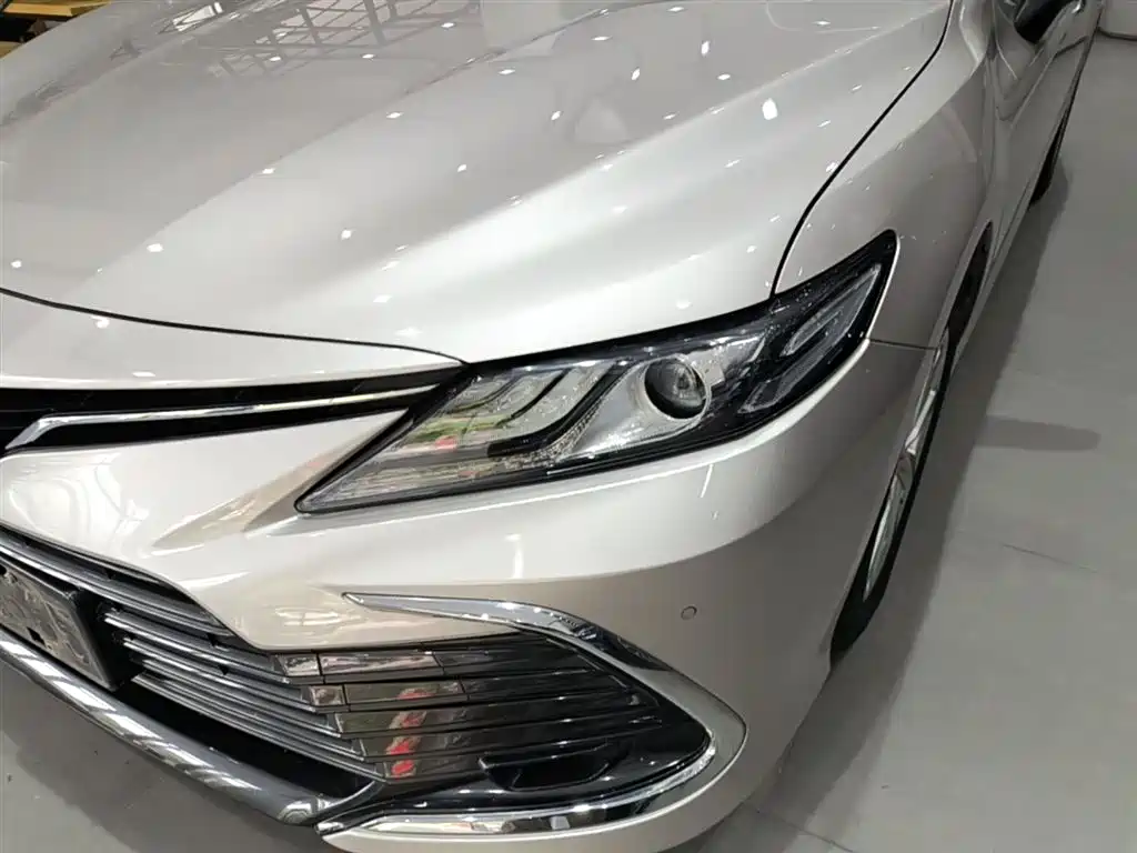 Toyota Camry 2022 — фото 24