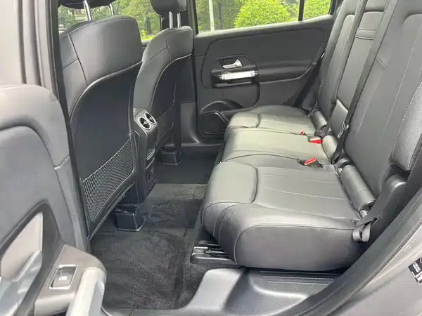 Mercedes-Benz GLB 2023