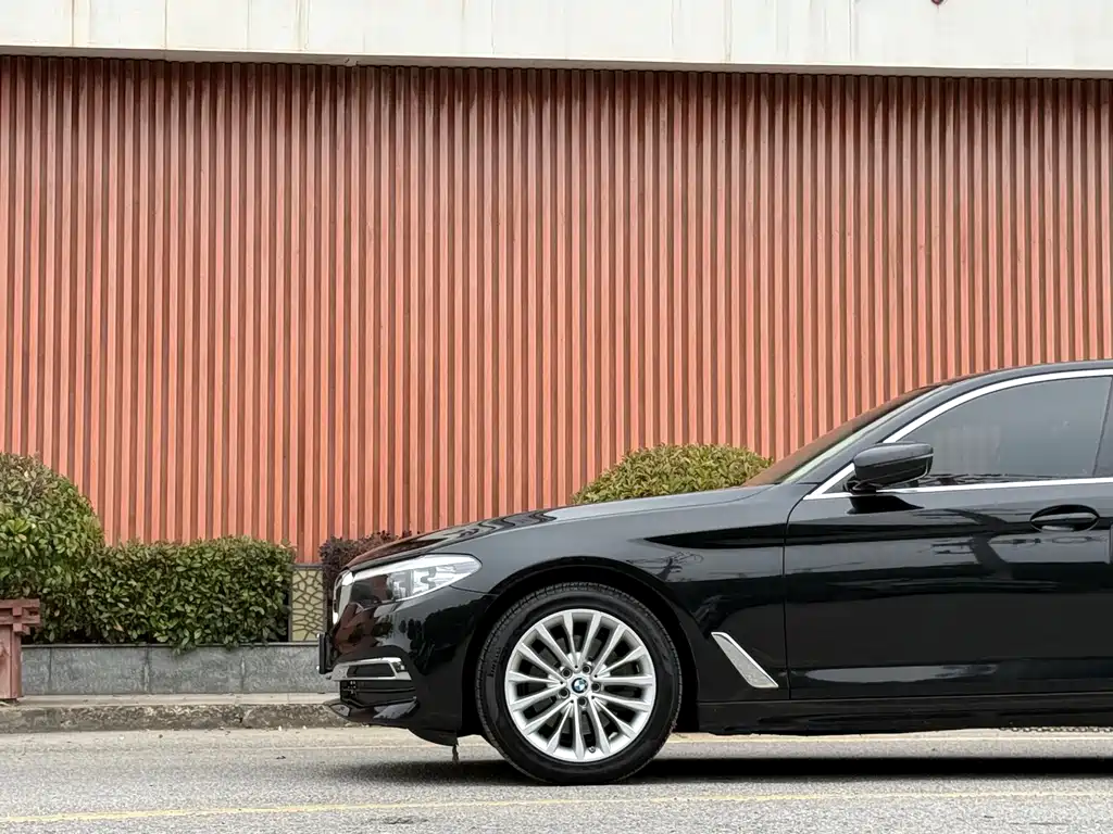 BMW 5 Series 2020 — фото 3