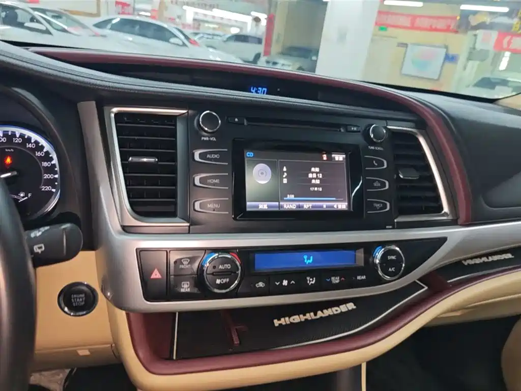 Toyota Highlander 2017 — фото 12