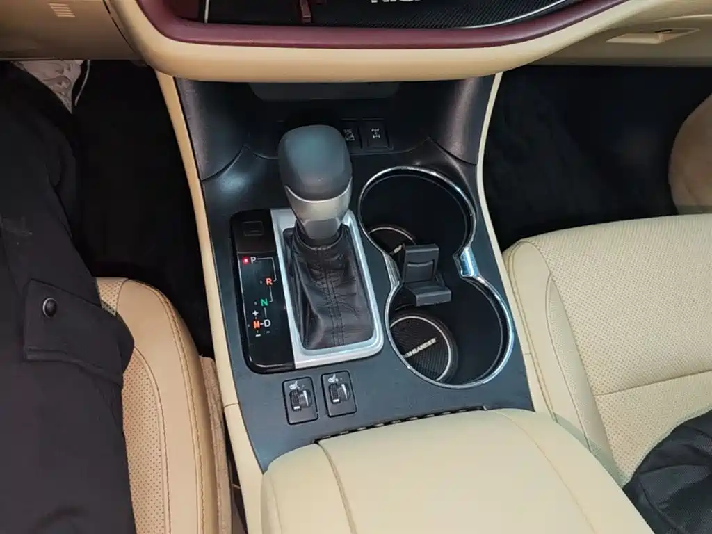 Toyota Highlander 2017 — фото 13