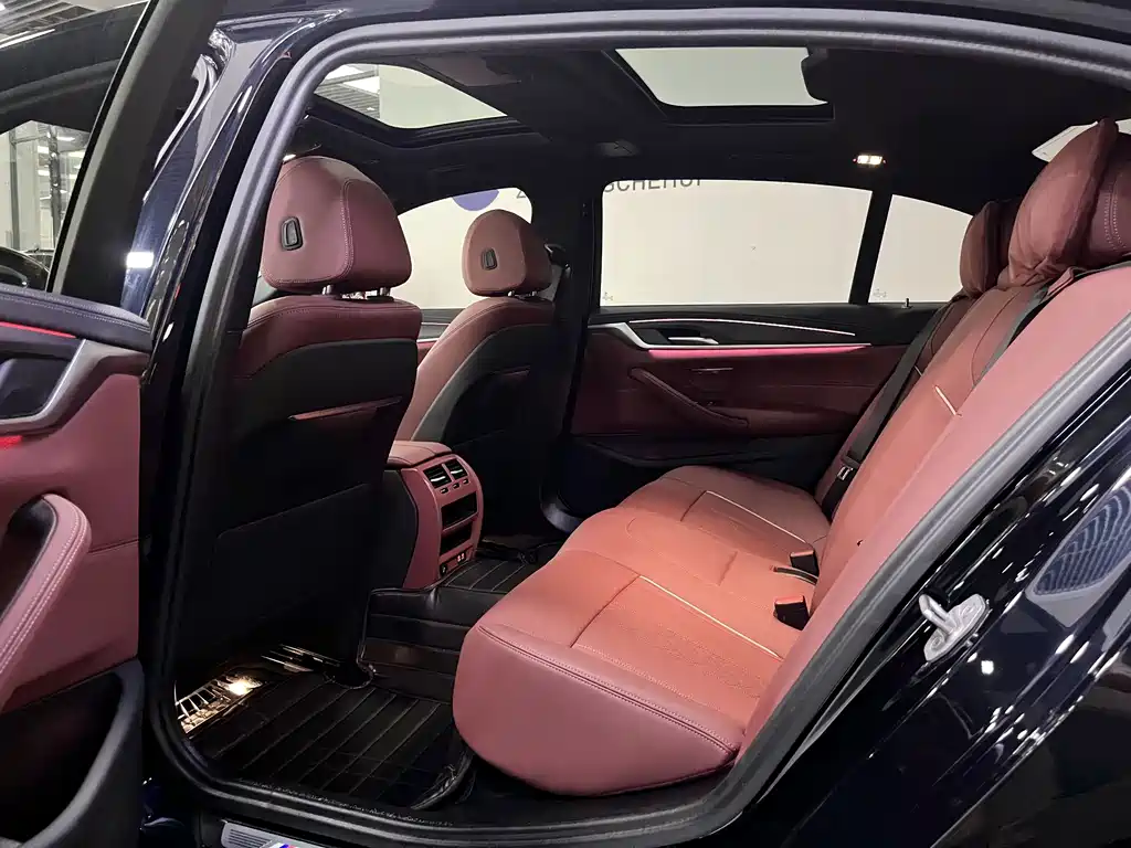 BMW 5 Series 2024