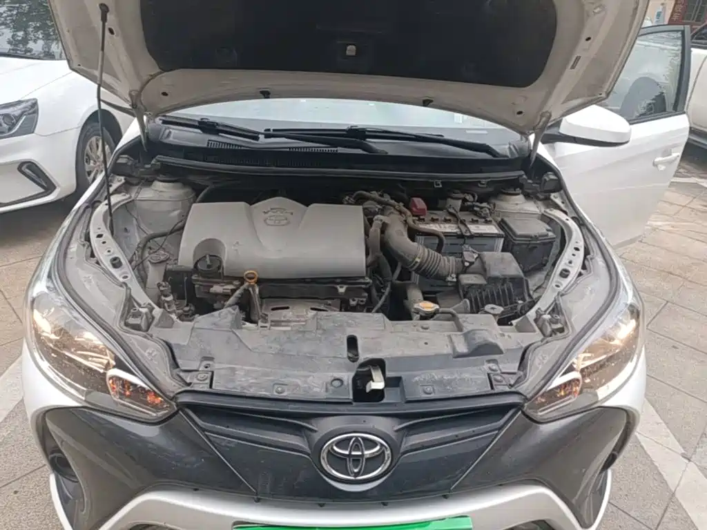 Toyota Yaris L 2017 — фото 20
