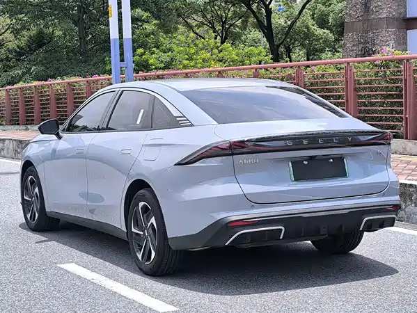 Geely Galaxy L6 2024