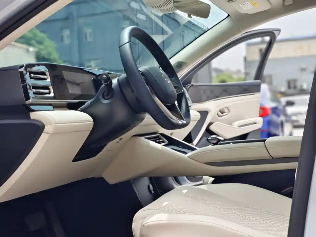 BYD Qin L 2024 — фото 10