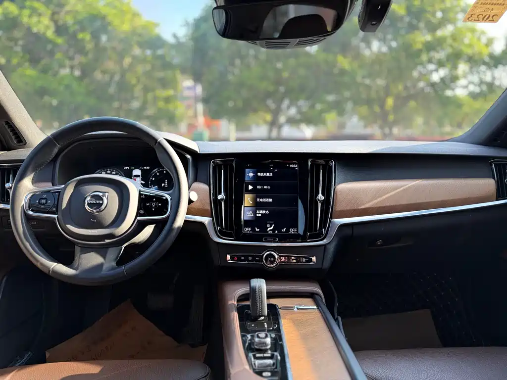 Volvo S90 2021 — фото 11