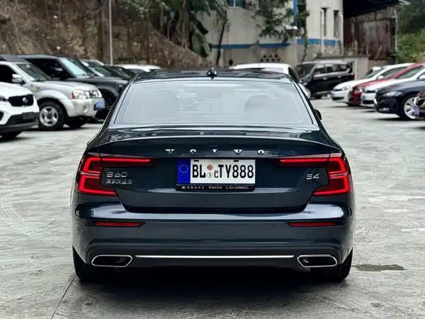 Volvo S60 2021