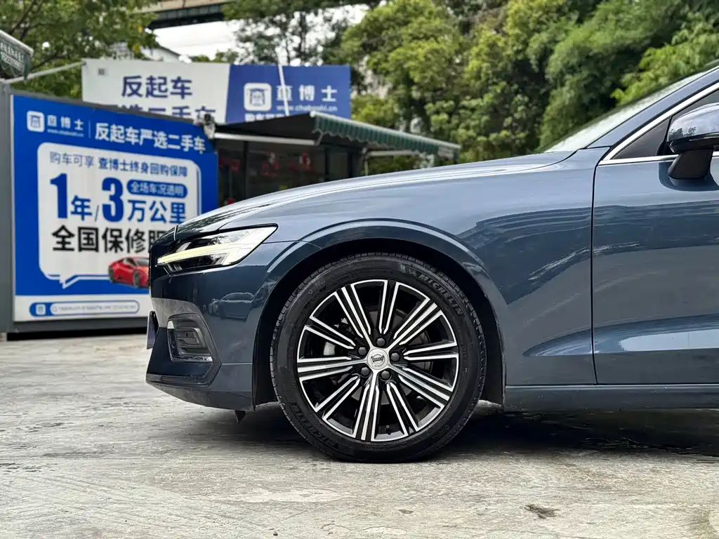 Volvo S60 2021 — фото 32