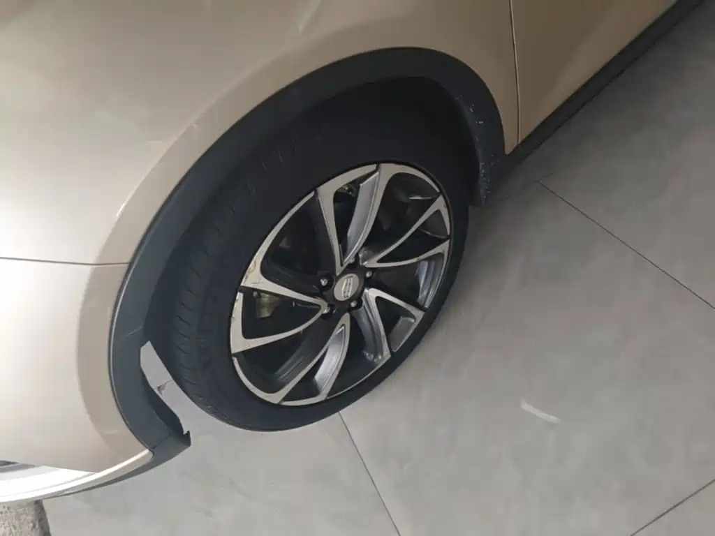 Geely Emgrand GS 2016 — фото 23