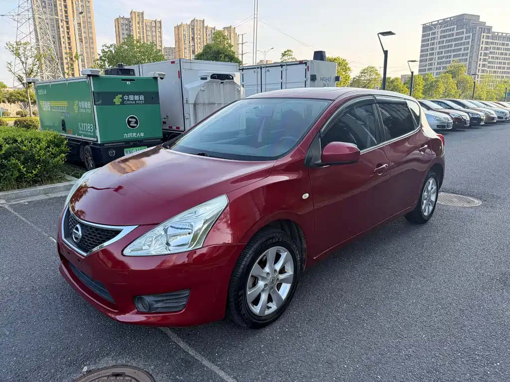 Nissan Tiida 2014