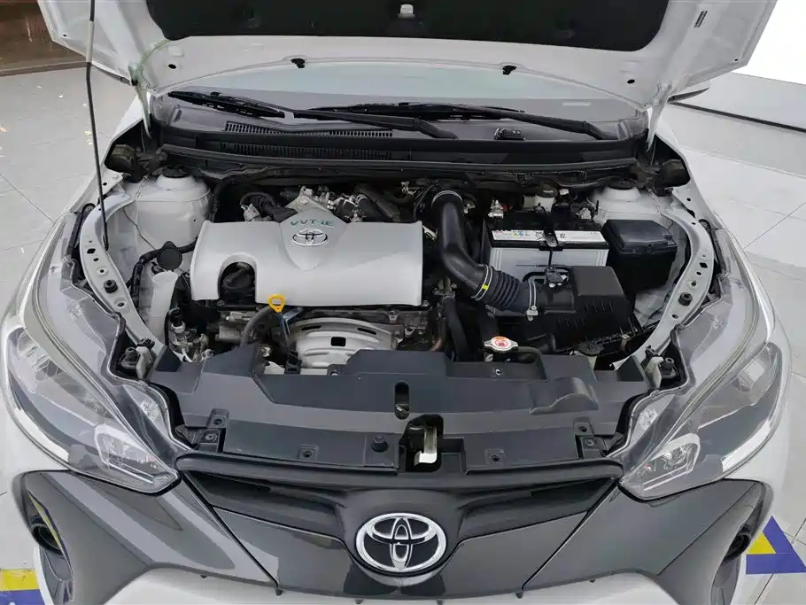 Toyota Yaris L 2020 — фото 10
