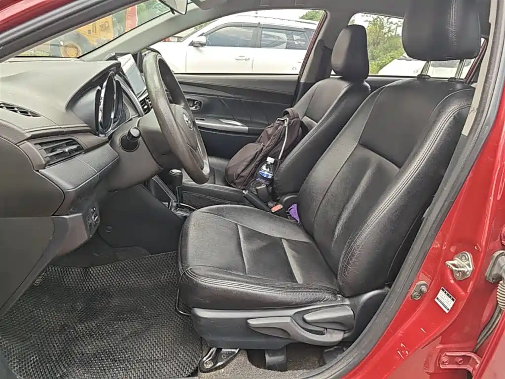 Toyota Yaris L 2015 — фото 15