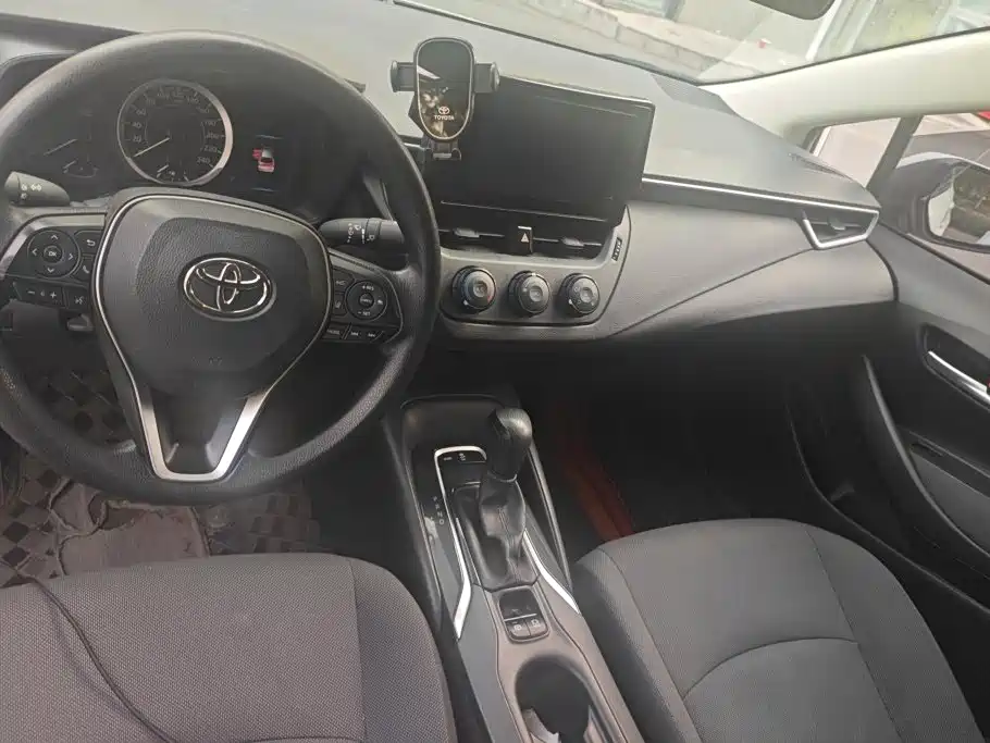 Toyota Corolla 2023 — фото 12