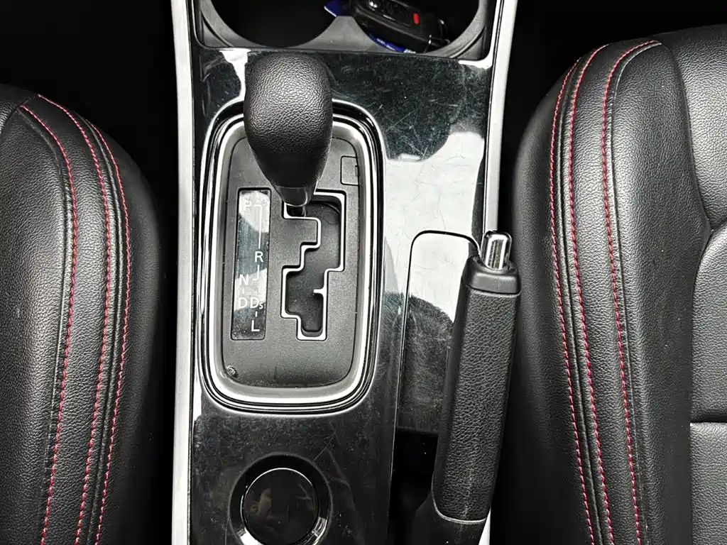 Mitsubishi Outlander 2022 — фото 13