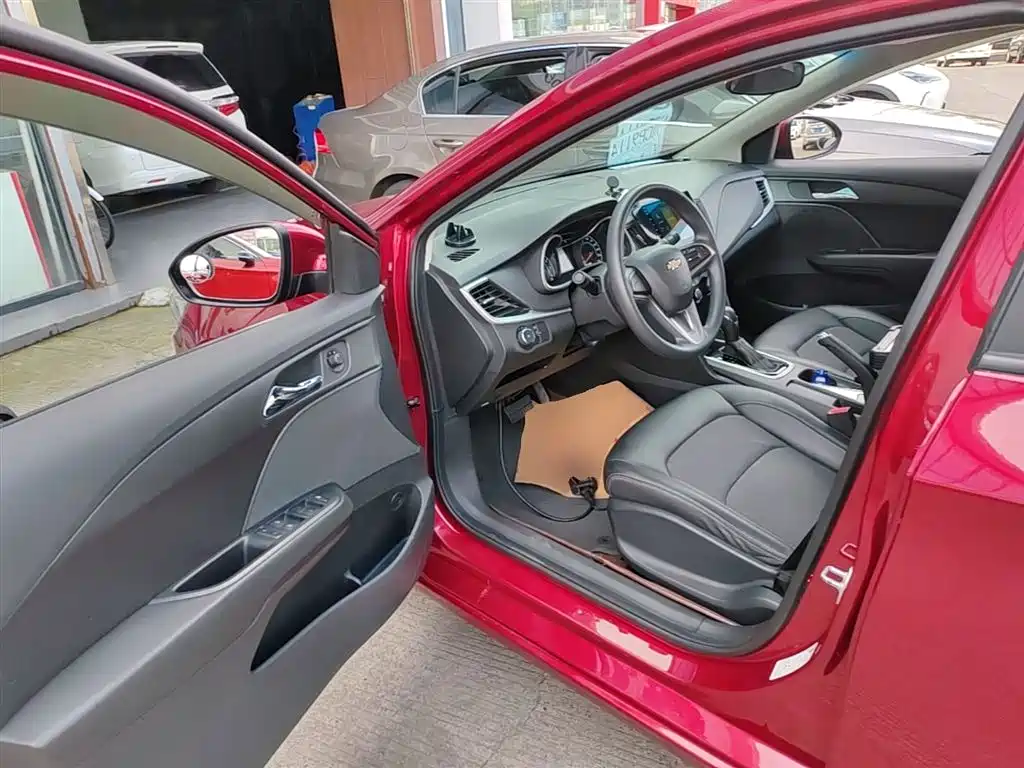 Chevrolet Cavalier 2018 — фото 16
