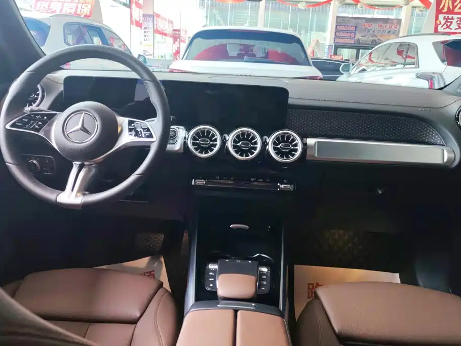 Mercedes-Benz GLB 2024 — фото 12