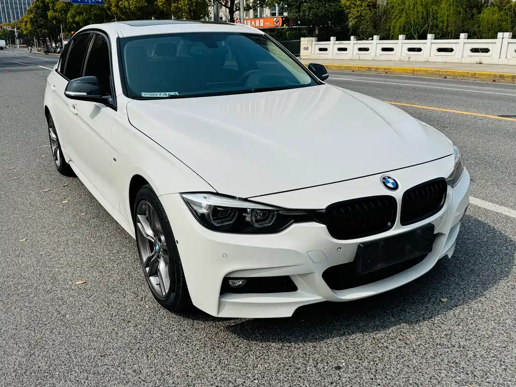 BMW 3 Series 2018 — фото 3
