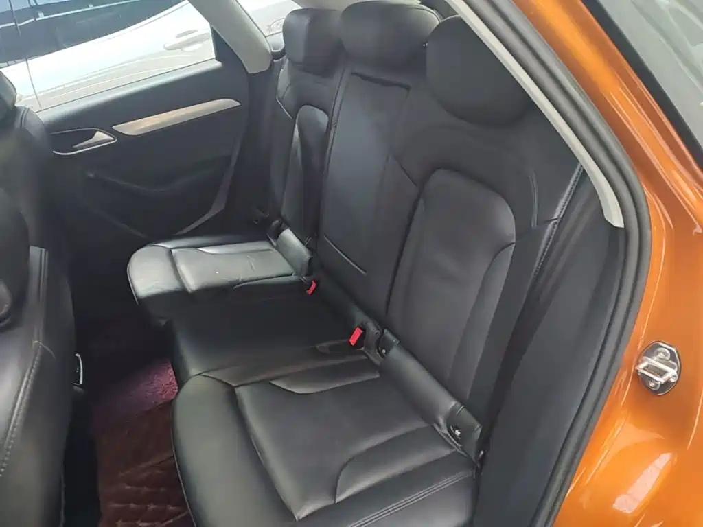 Audi Q3 2015 — фото 17
