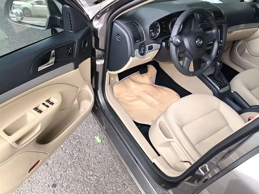 Skoda Octavia 2015 — фото 16