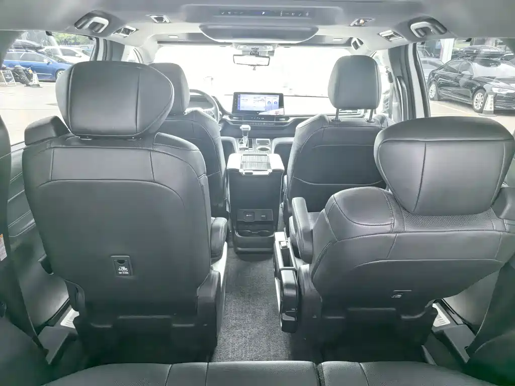 Toyota Sienna 2023 — фото 20