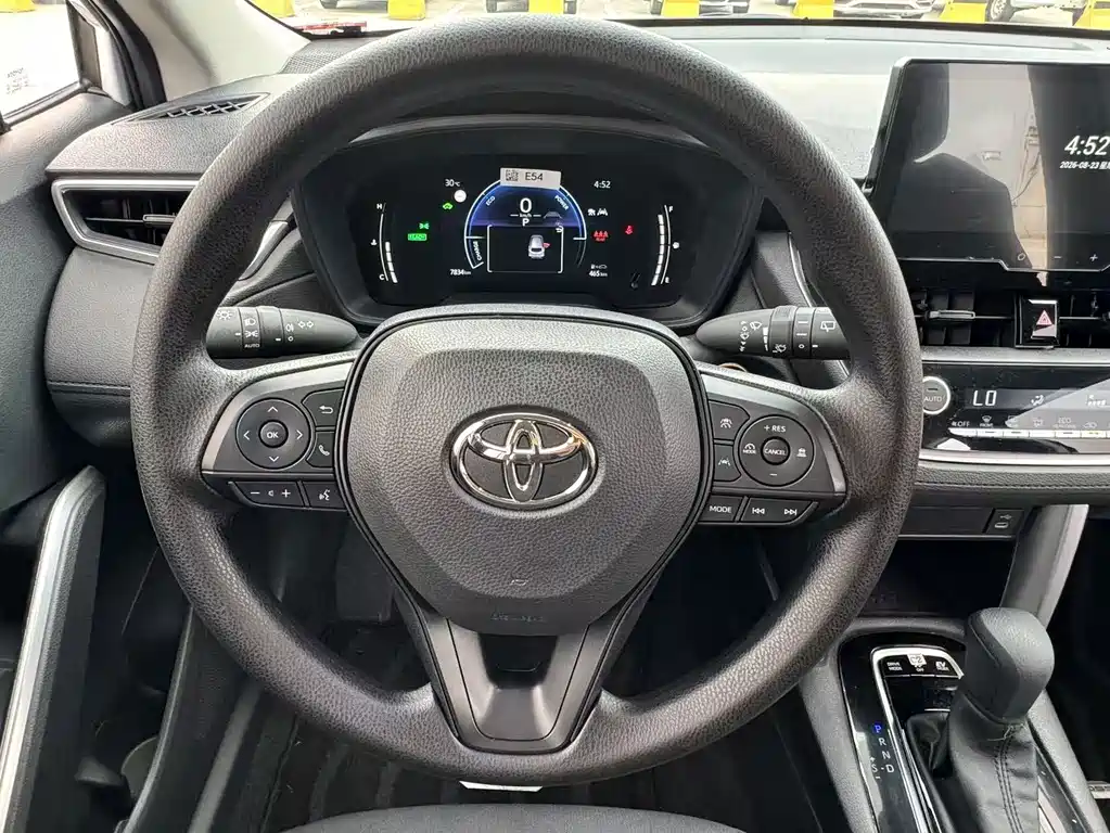 Toyota Corolla Cross 2025 — фото 12