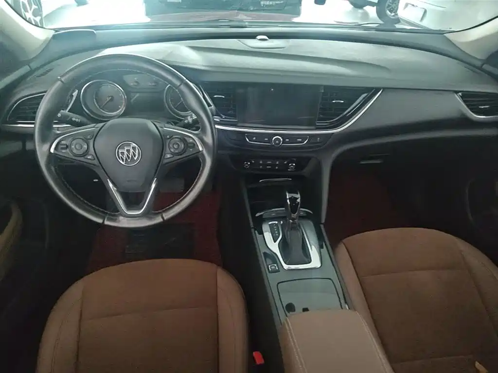 Buick Regal 2020 — фото 10
