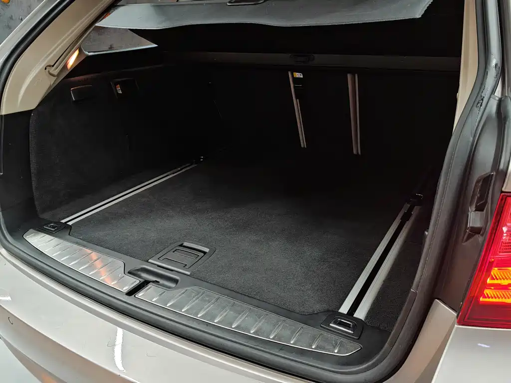 BMW 5 Series 2015 — фото 11