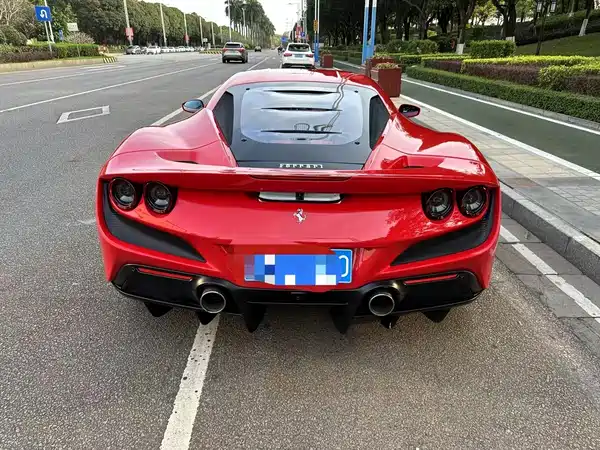 Ferrari F8 2021